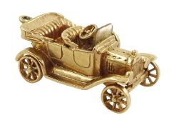 9ct gold classic car pendant / charm