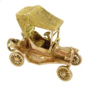 9ct gold Ford Model T classic car pendant / charm