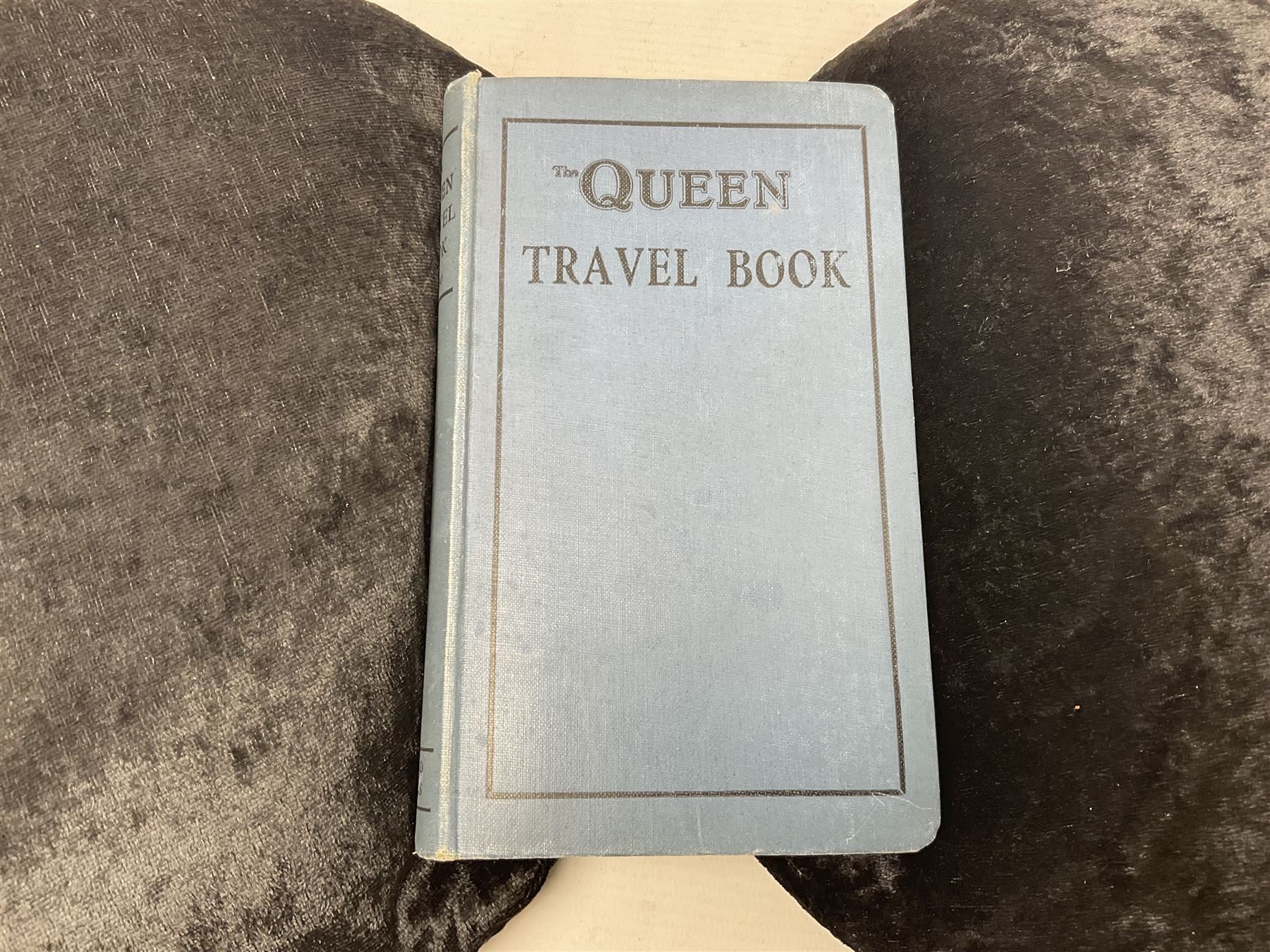 Collection of travel books - Image 36 of 38