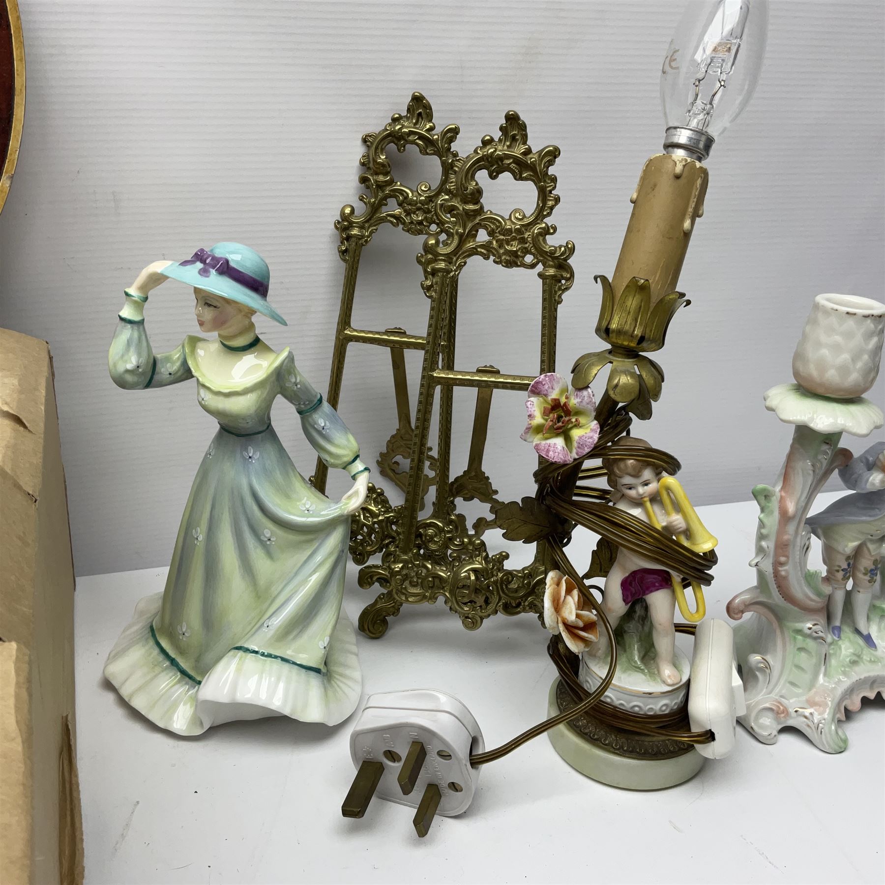 Pair of brass easel display stands - Image 8 of 9