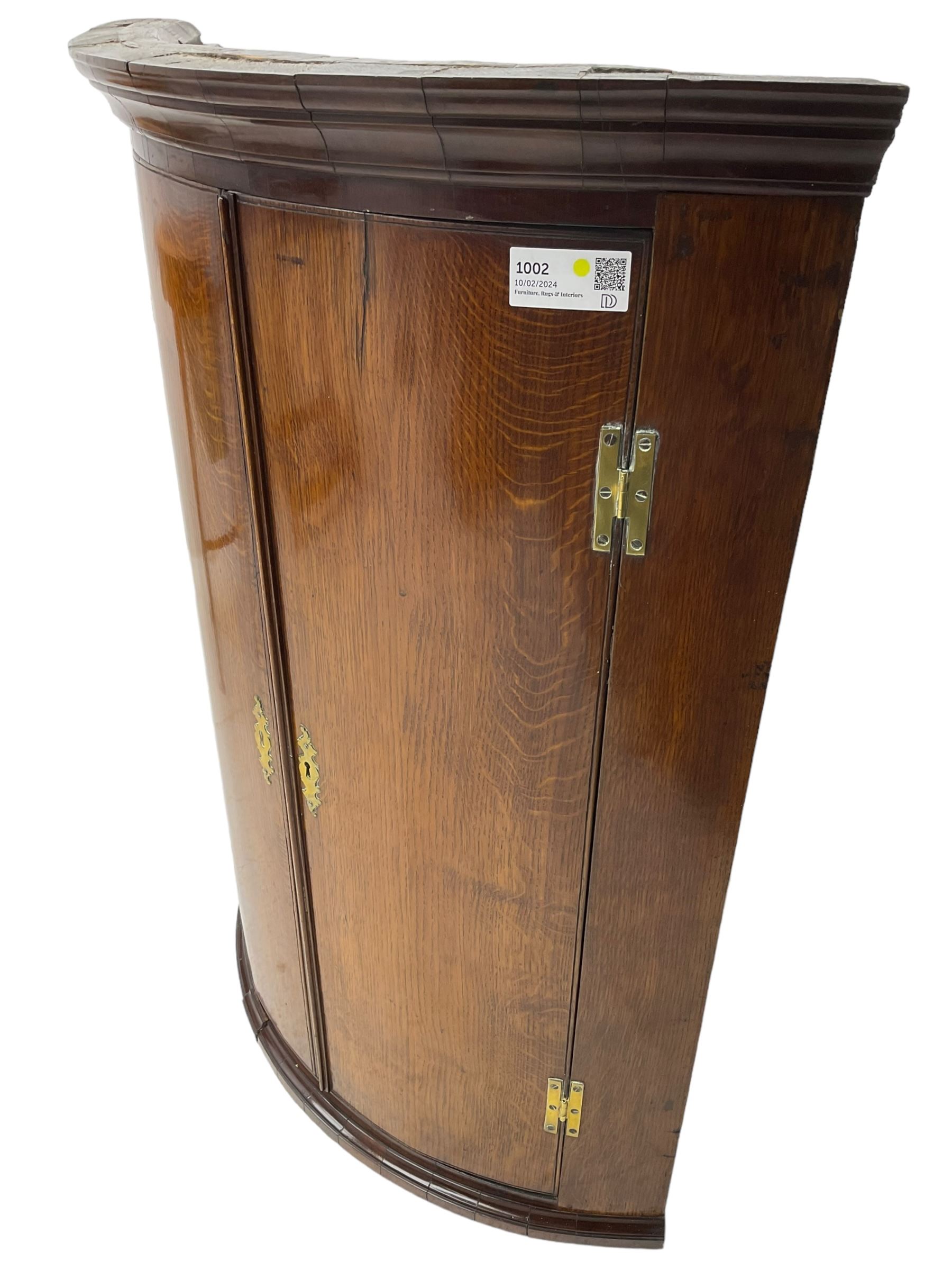 George III oak and mahogany wall hanging cylinder corner cupboard - Image 2 of 5