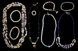 Single strand multi coloured pearl necklace