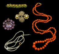 Victorian and later jewellery including single strand graduating coral necklace