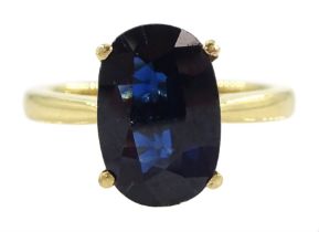 18ct gold single stone oval cut Australian sapphire ring