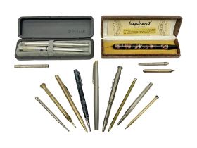 Collection of gold plated and silver plated propelling pencils/pens
