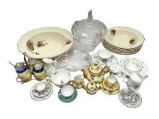 Collection of ceramics and glassware