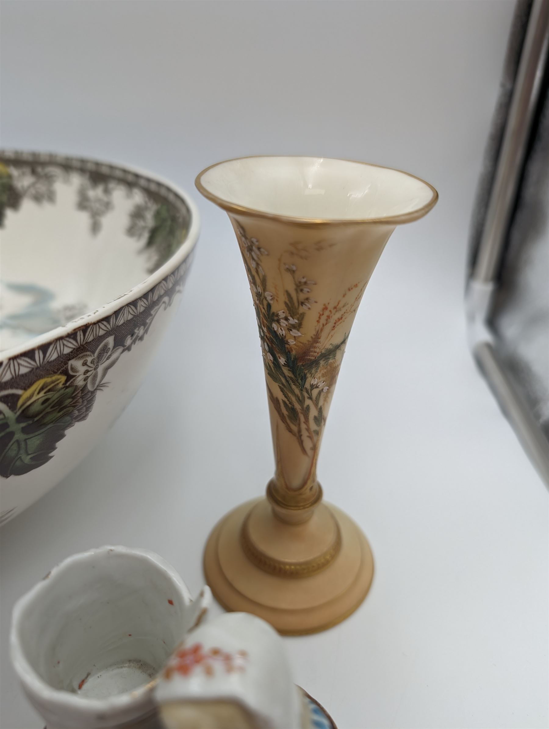 Royal Worcester blush ivory trumpet vase - Image 3 of 5
