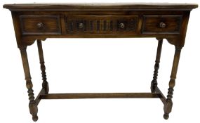 Medium oak side table