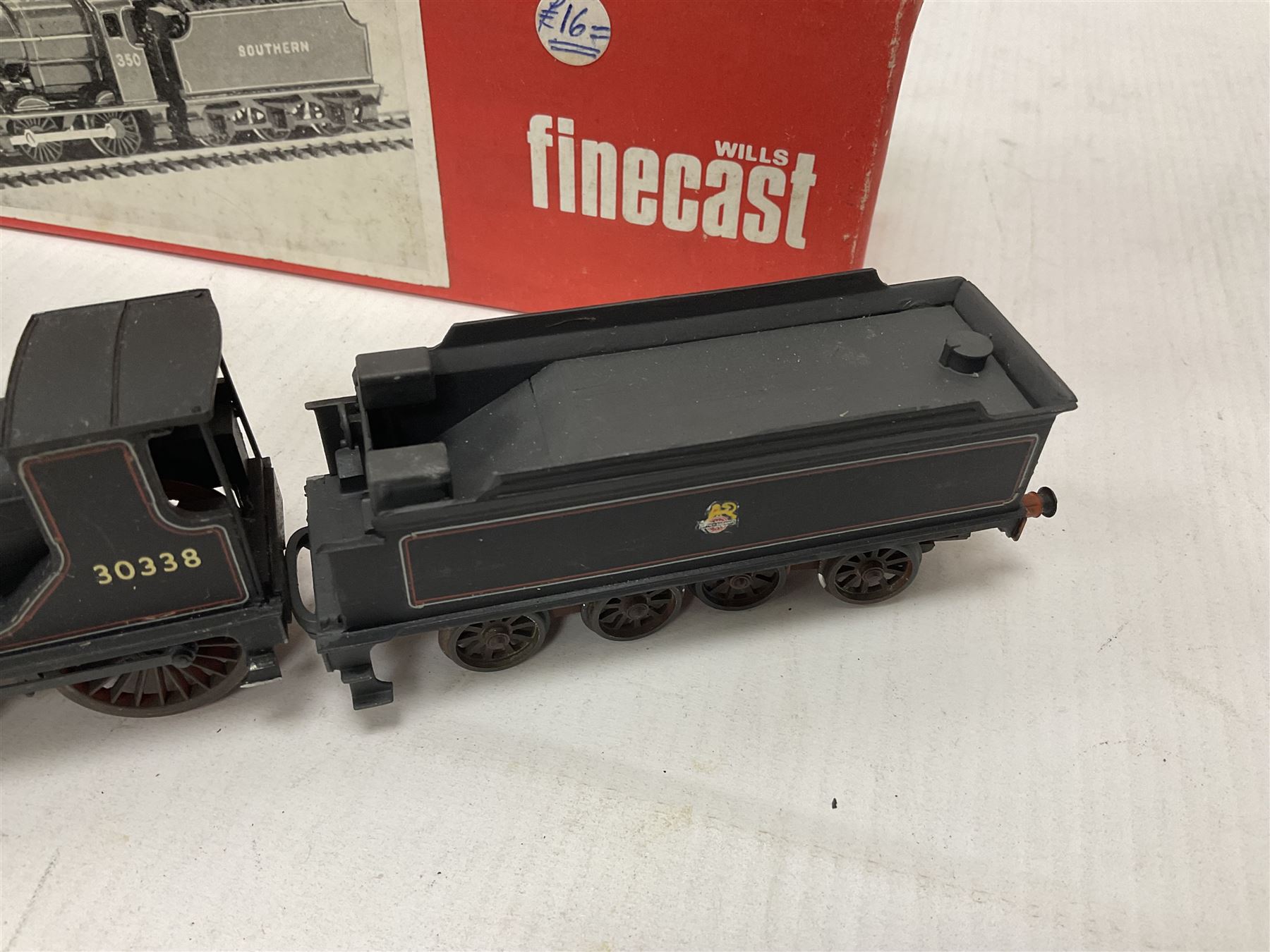 ‘00’ gauge - two kit built steam locomotive and tenders comprising SR/BR Class Q 0-6-0 no.30536 fini - Image 4 of 18