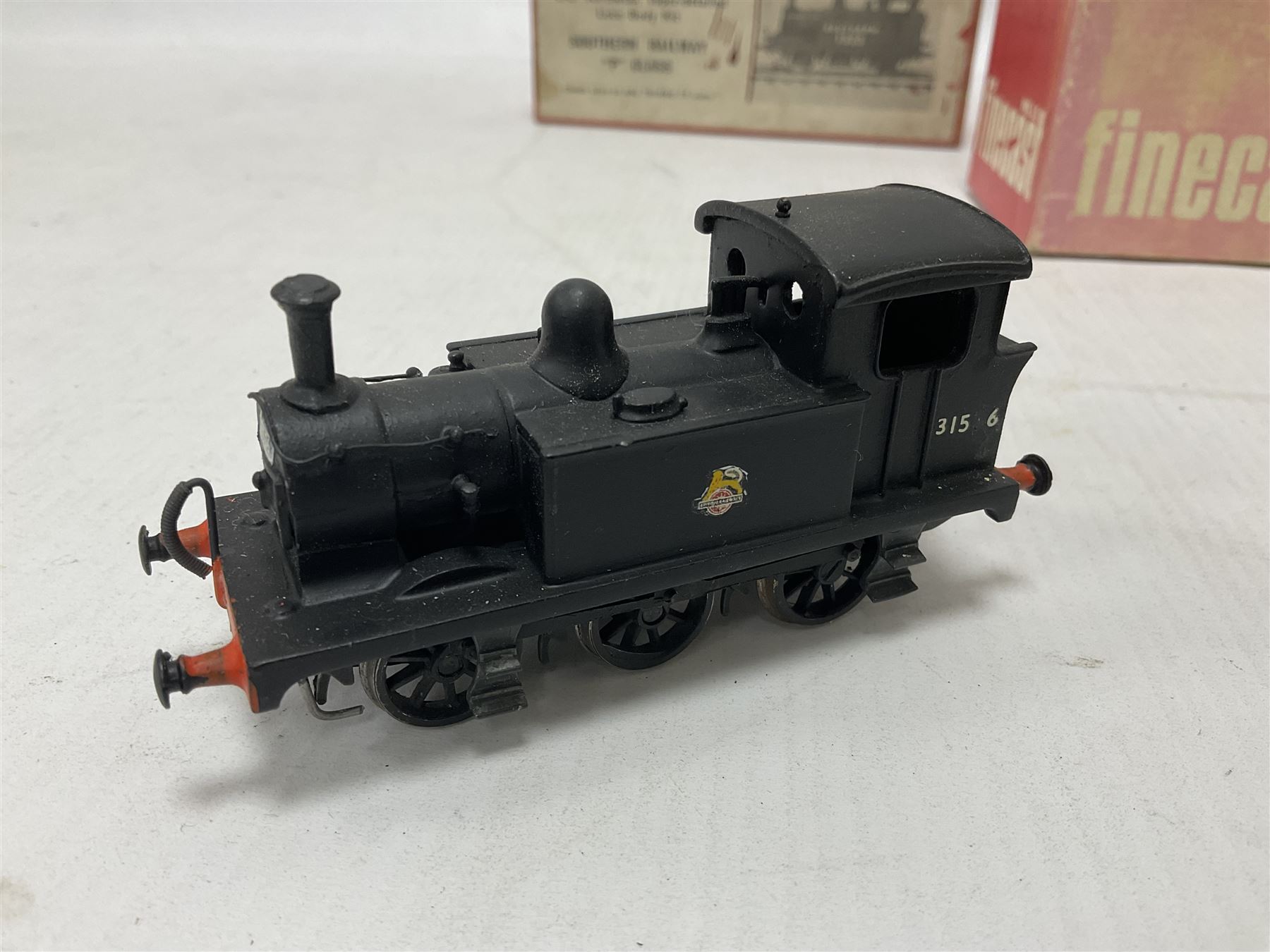 ‘00’ gauge - two kit built steam locomotives comprising unpainted Class E2 LBS/SR/BR 0-6-0T; Class P - Image 10 of 12