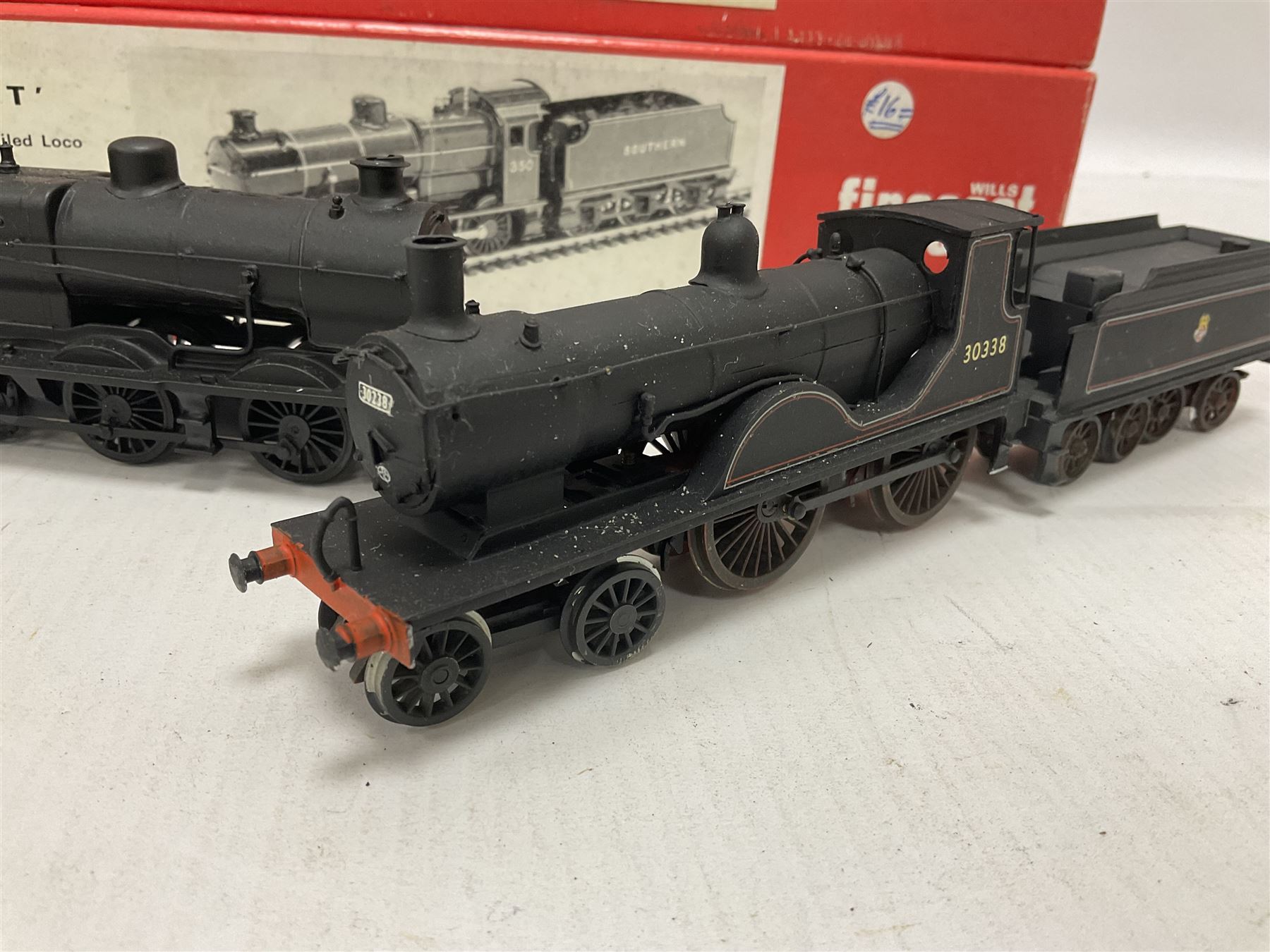 ‘00’ gauge - two kit built steam locomotive and tenders comprising SR/BR Class Q 0-6-0 no.30536 fini - Image 2 of 18