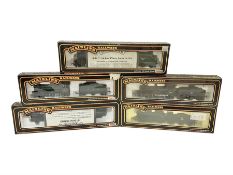 Mainline Railways ‘00’ gauge - five model steam locomotive and tenders comprising ref.37058 0-6-0 22