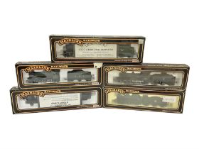 Mainline Railways ‘00’ gauge - five model steam locomotive and tenders comprising ref.37058 0-6-0 22