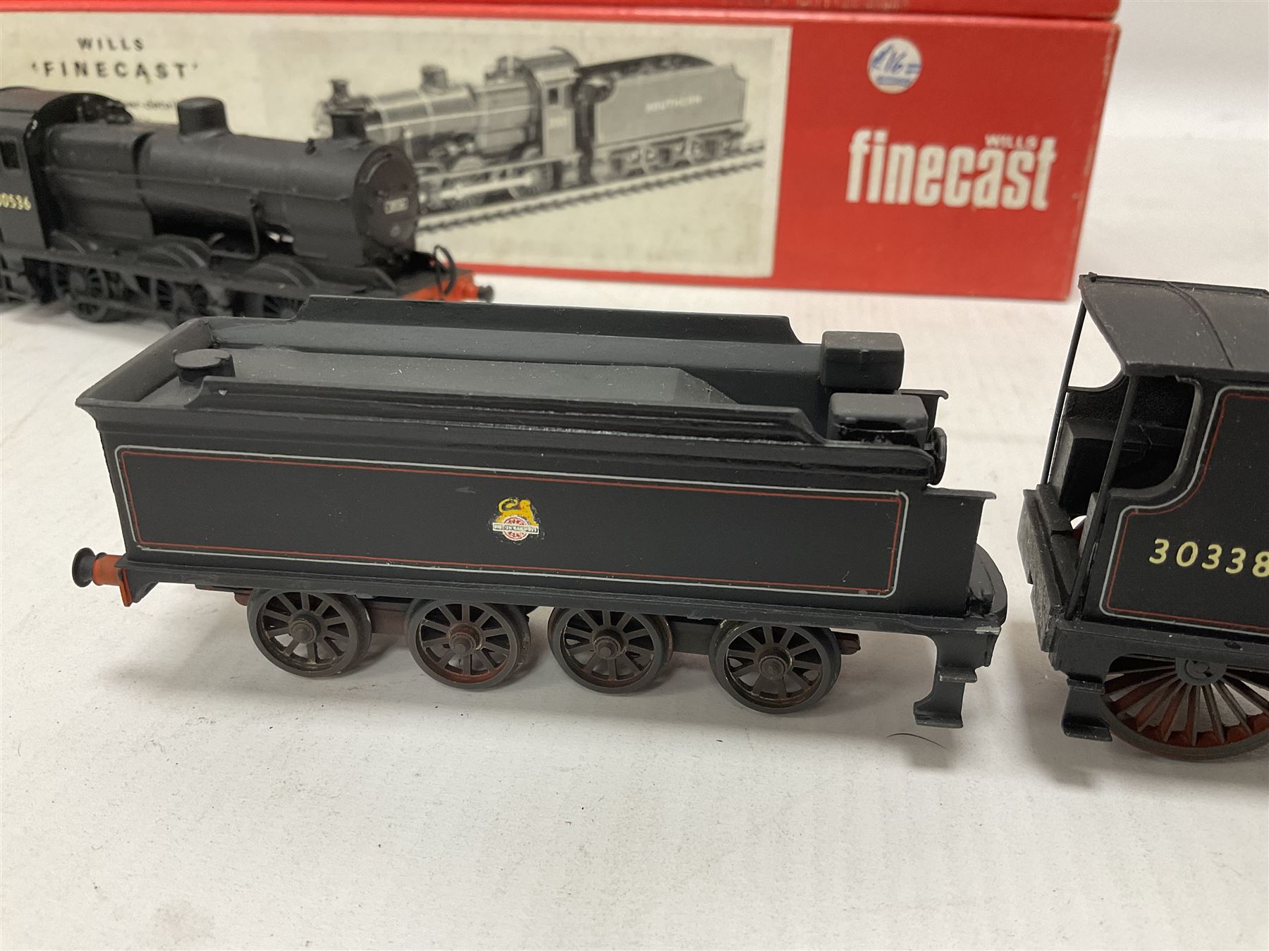 ‘00’ gauge - two kit built steam locomotive and tenders comprising SR/BR Class Q 0-6-0 no.30536 fini - Image 8 of 18