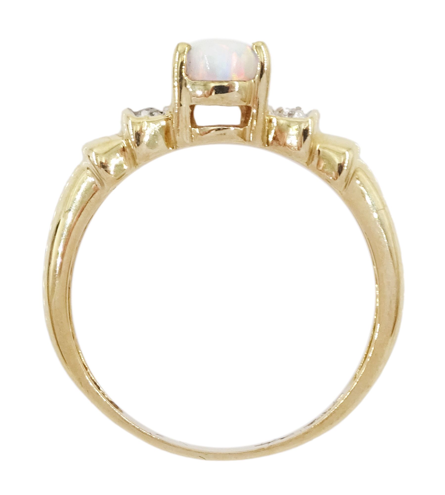 9ct gold opal and cubic zirconia ring - Image 4 of 4