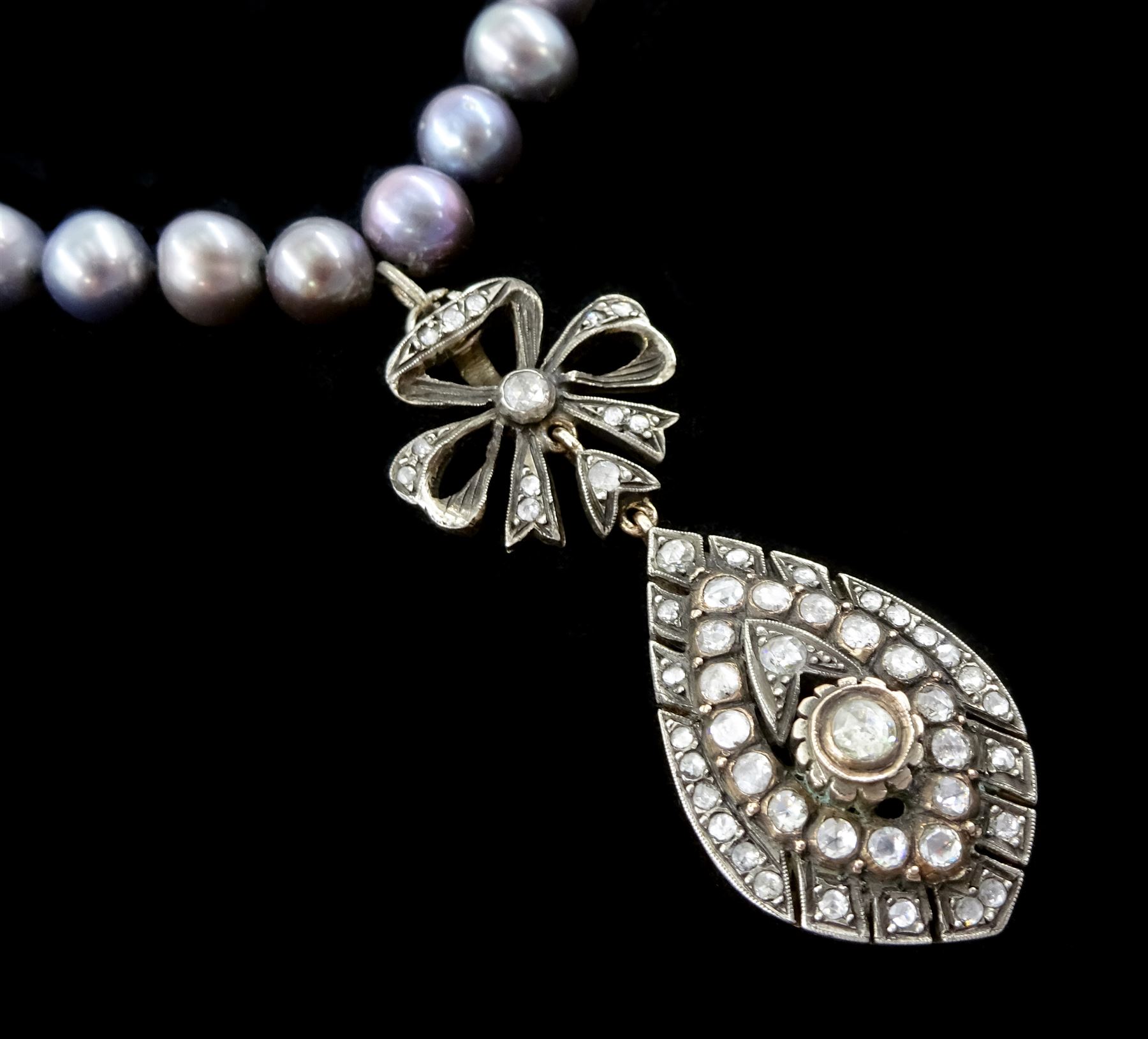 Silver rose cut diamond bow pendant - Image 2 of 3