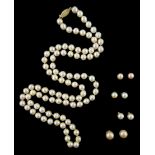 Single strand pearl necklace