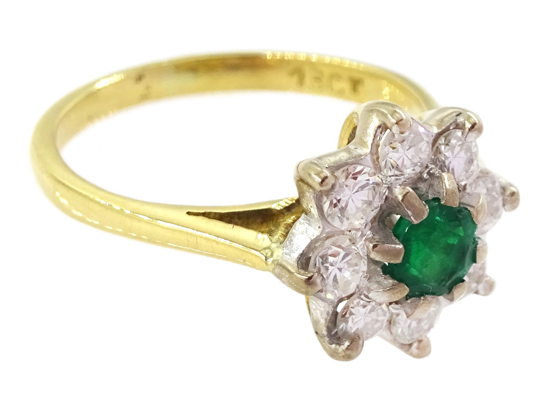 Gold emerald and round brilliant cut diamond cluster ring - Image 3 of 4