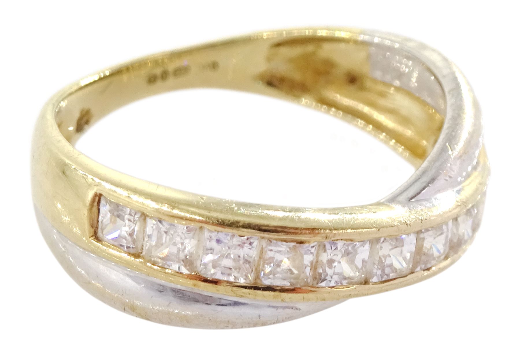 14ct white and yellow gold channel set cubic zirconia crossover ring - Image 3 of 4