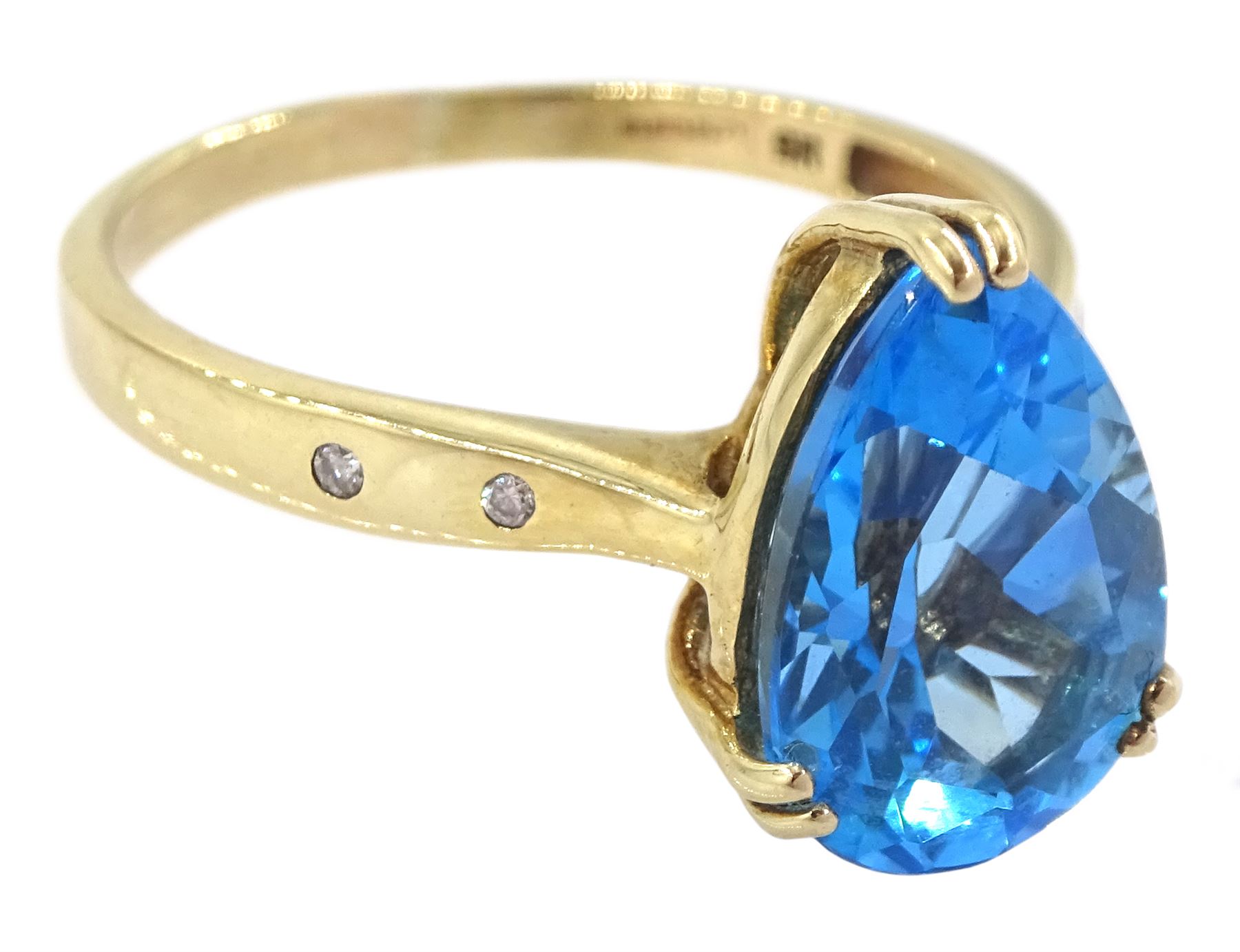 9ct gold single stone pear cut Swiss blue topaz ring - Image 3 of 4