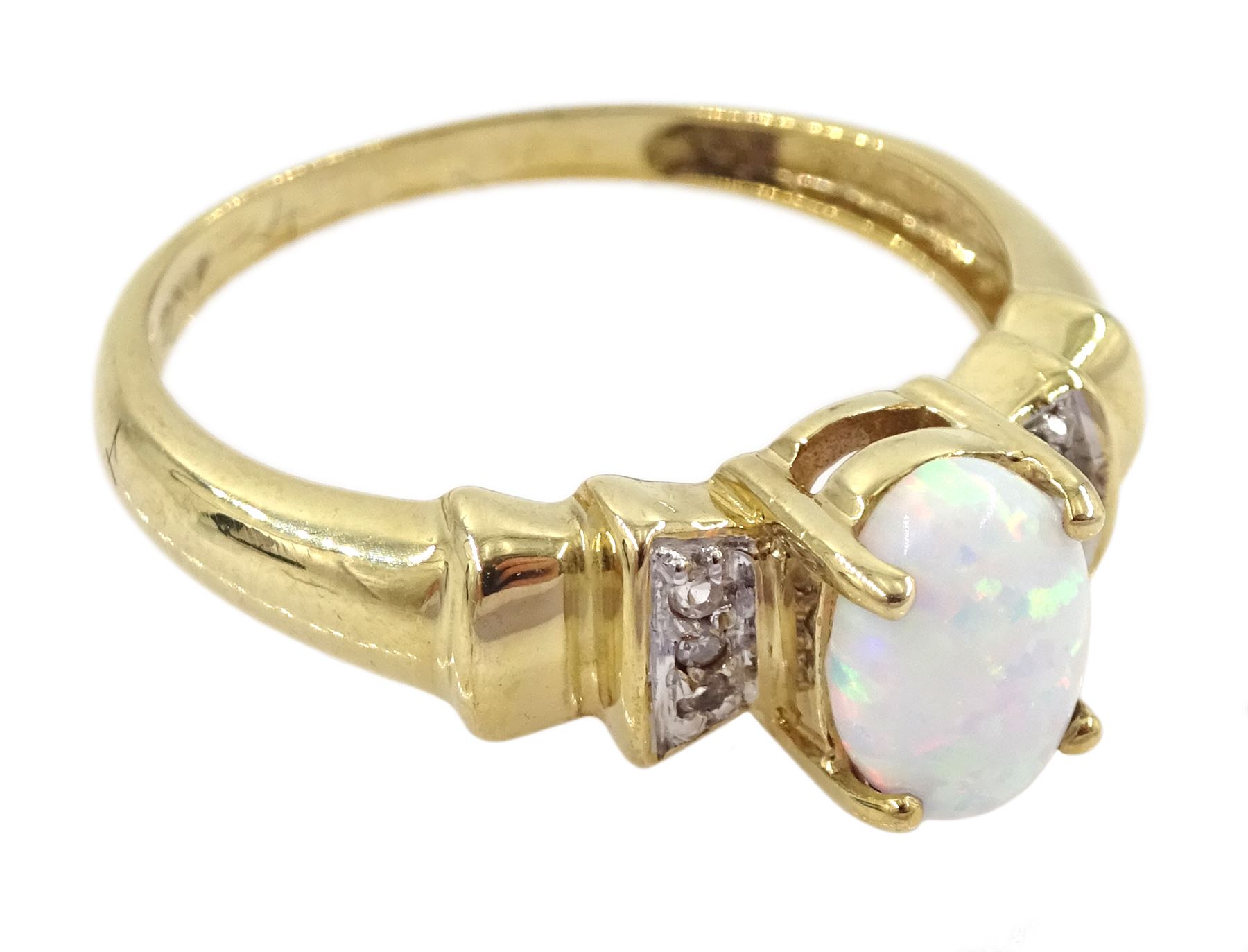 9ct gold opal and cubic zirconia ring - Image 3 of 4