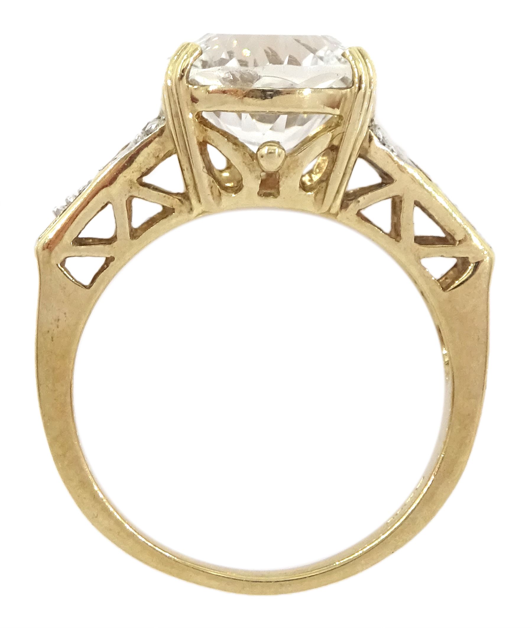 9ct gold single stone quartz ring - Image 4 of 4