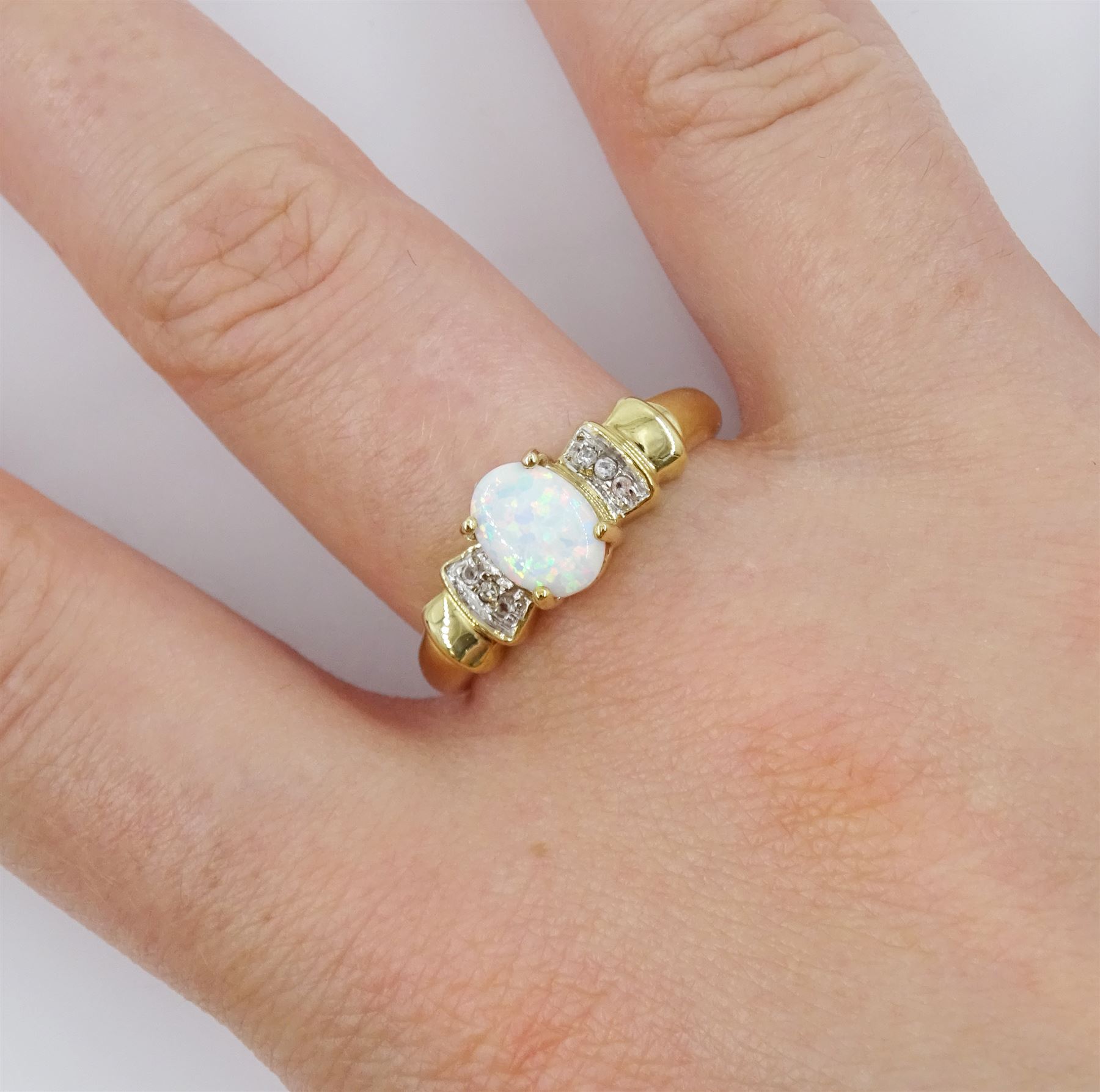 9ct gold opal and cubic zirconia ring - Image 2 of 4