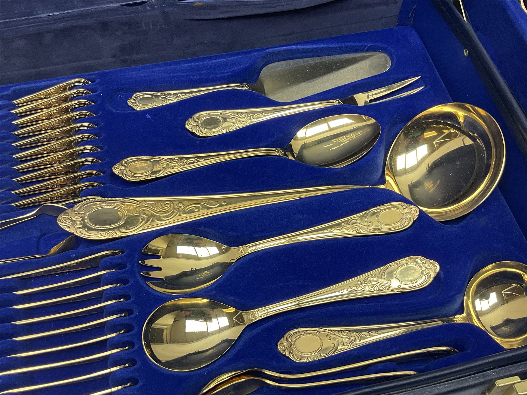 Bestecke Solingen canteen of gold plated cutlery for twelve place settings - Image 8 of 11