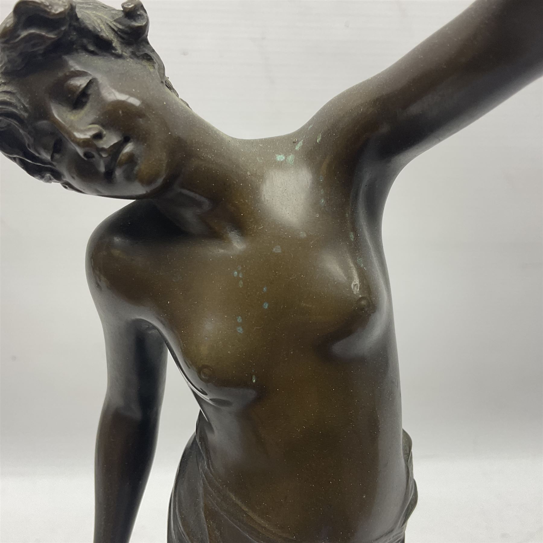 Bronzed semi nude female figure with one hand raised - Bild 3 aus 13