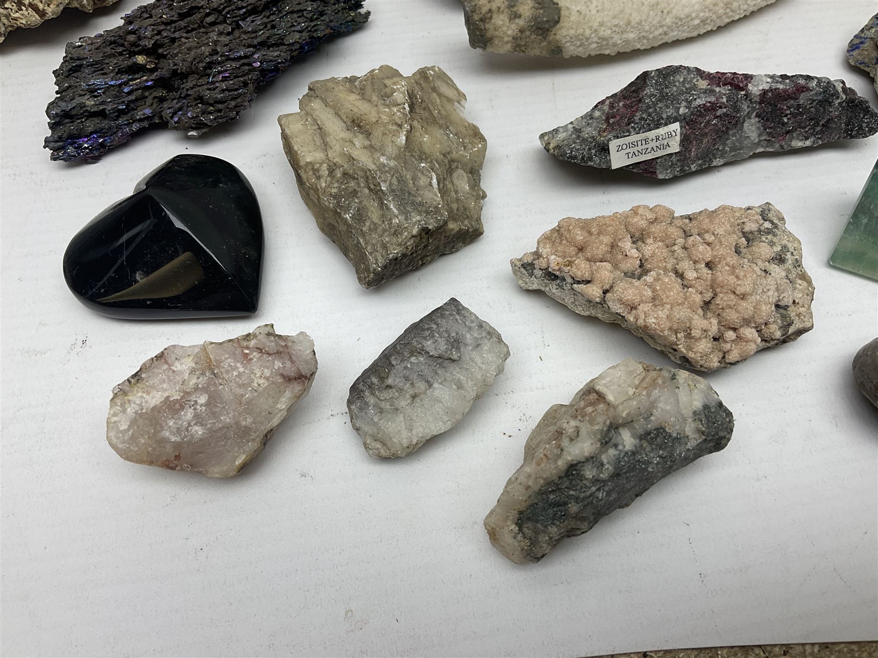 Collection of minerals and coral - Image 5 of 13