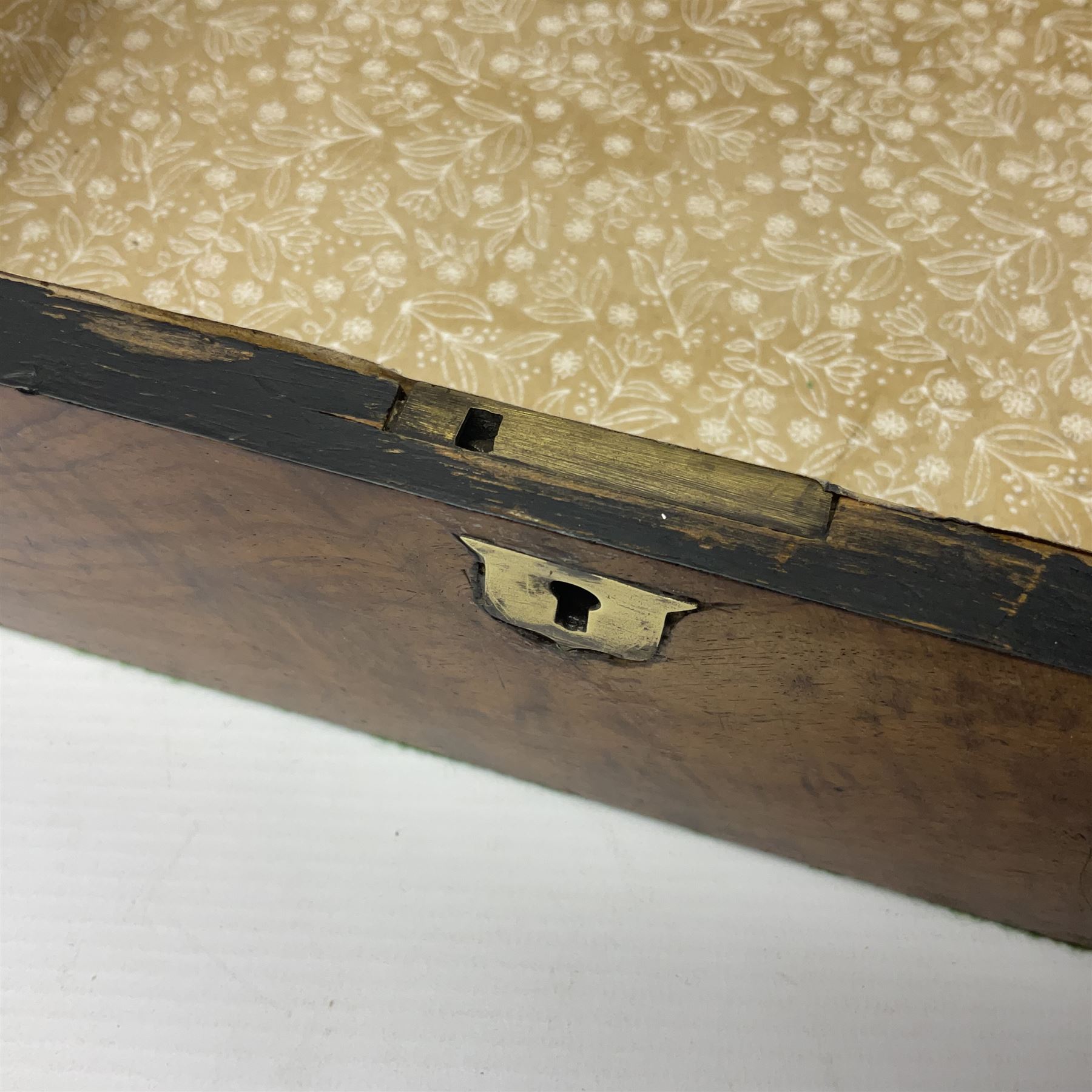 Victorian walnut and parquetry banded work box with brass shield and escutcheon - Image 5 of 14