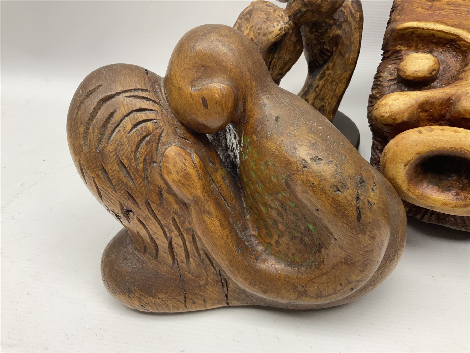 Helen Skelton (British 1933 – 2023): Six carved wooden sculptures - Bild 2 aus 14