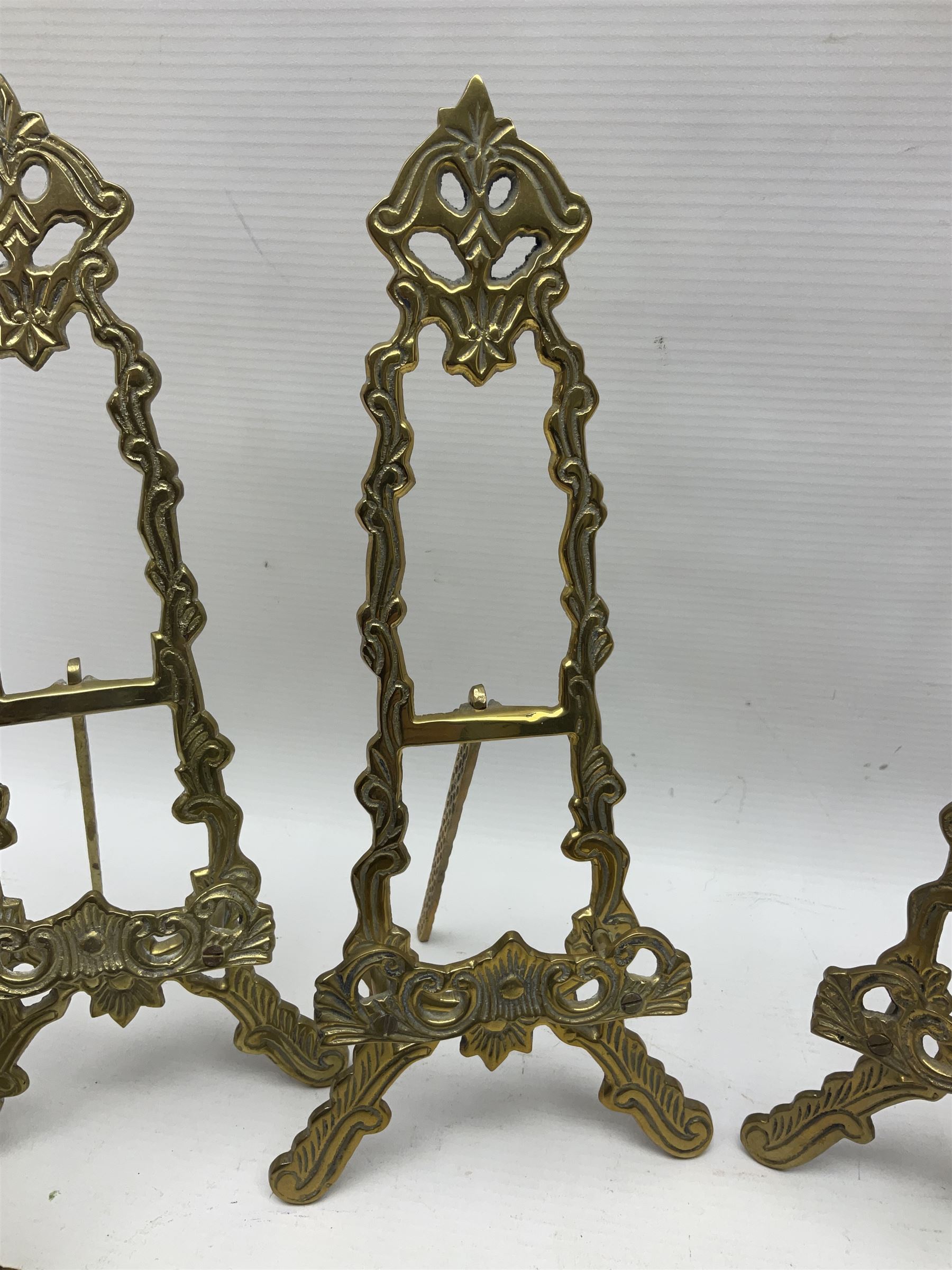 Set of six ornate cast brass easel stands - Image 5 of 10