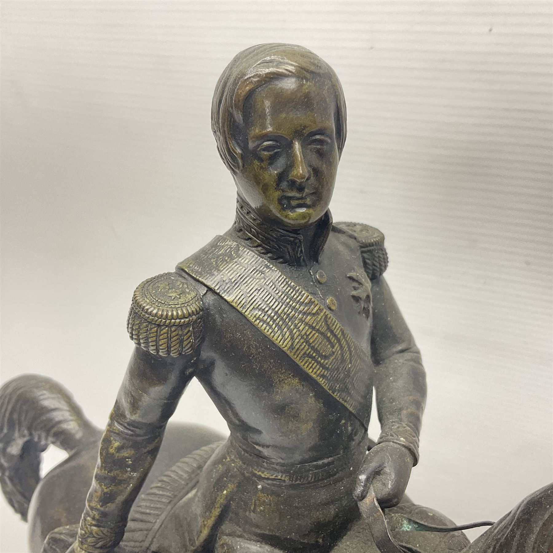 Bronze figurine of Napoleon on horseback upon a rectangular base - Bild 6 aus 13