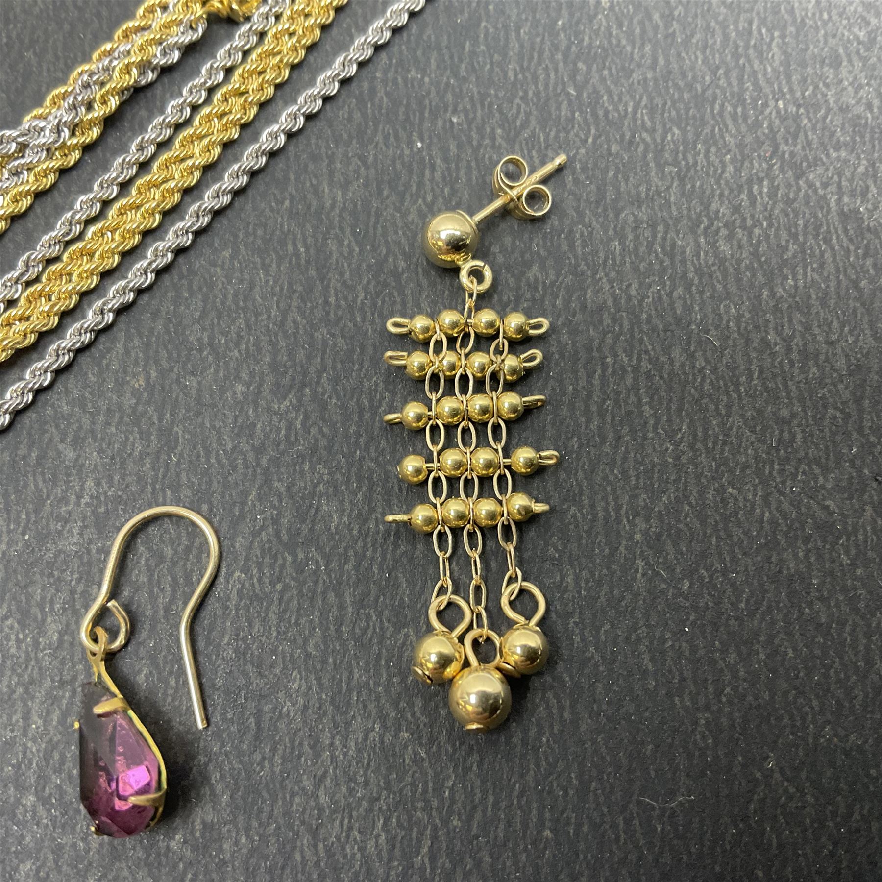 9ct gold jewellery including chains and earrings - Bild 3 aus 7