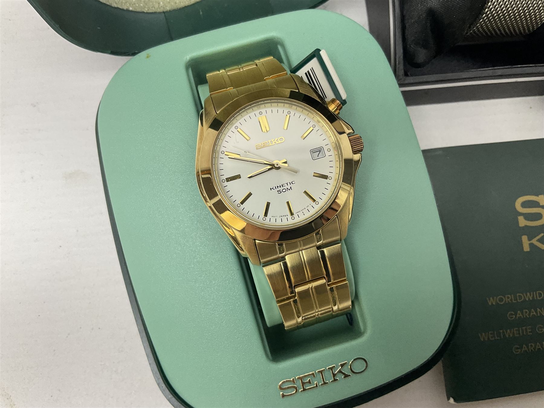 Four gentlemans wristwatches including Seiko Kinetic 50M - Bild 2 aus 11
