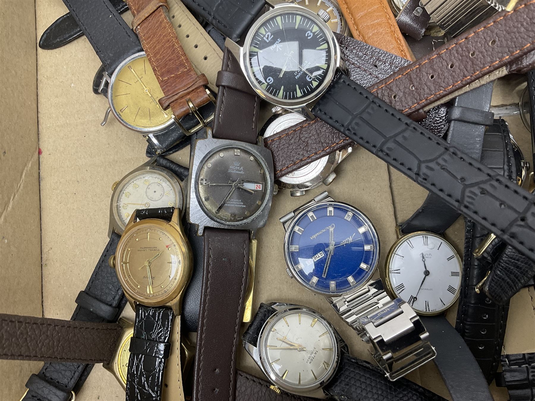 Collection of approximately sixty-seven manual wind and automatic wristwatches including Hamilton - Image 3 of 6
