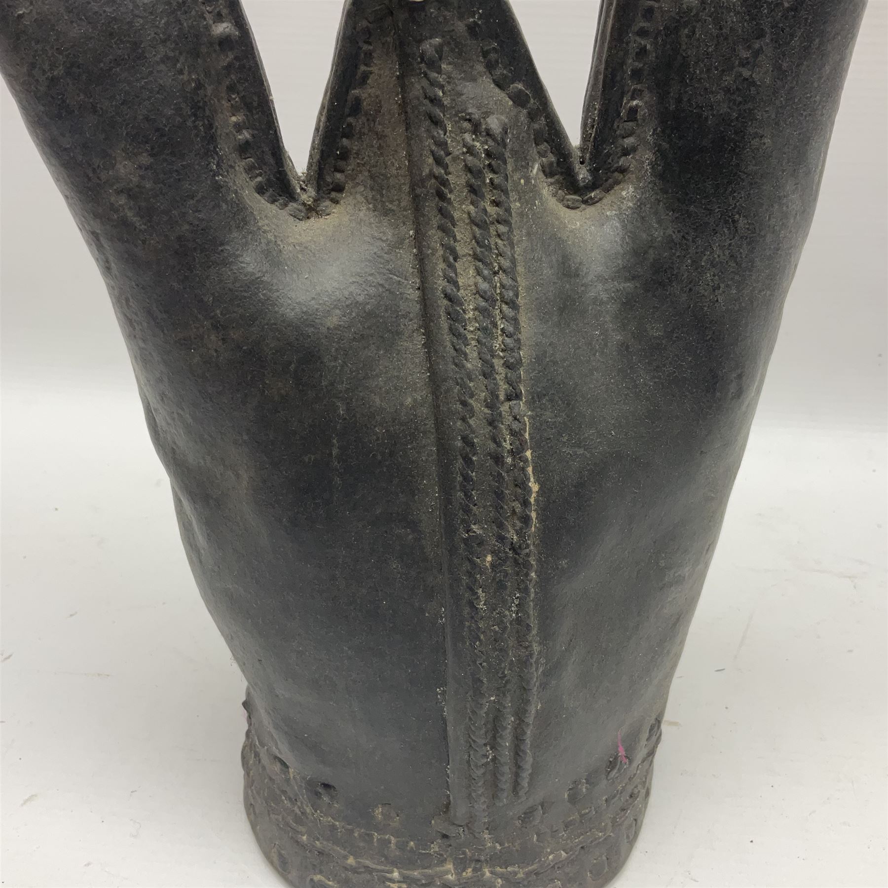 18th/19th century leather water vessel of tapering form - Image 7 of 11