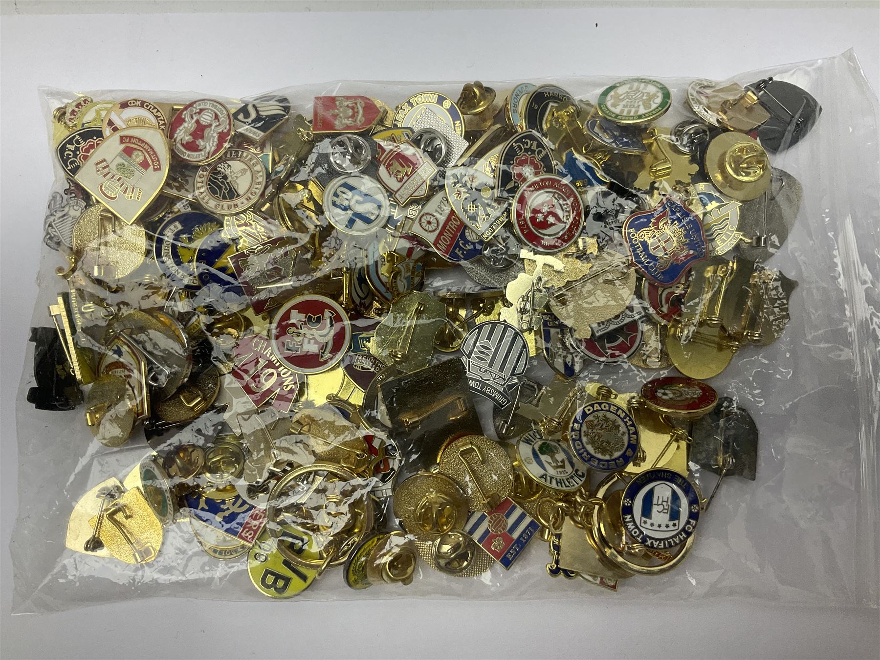 Large collection of approximately one hundred enamel badges and key rings - Image 10 of 12