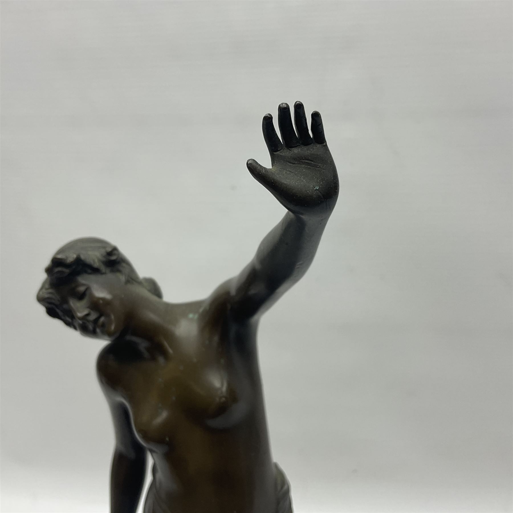Bronzed semi nude female figure with one hand raised - Bild 13 aus 13