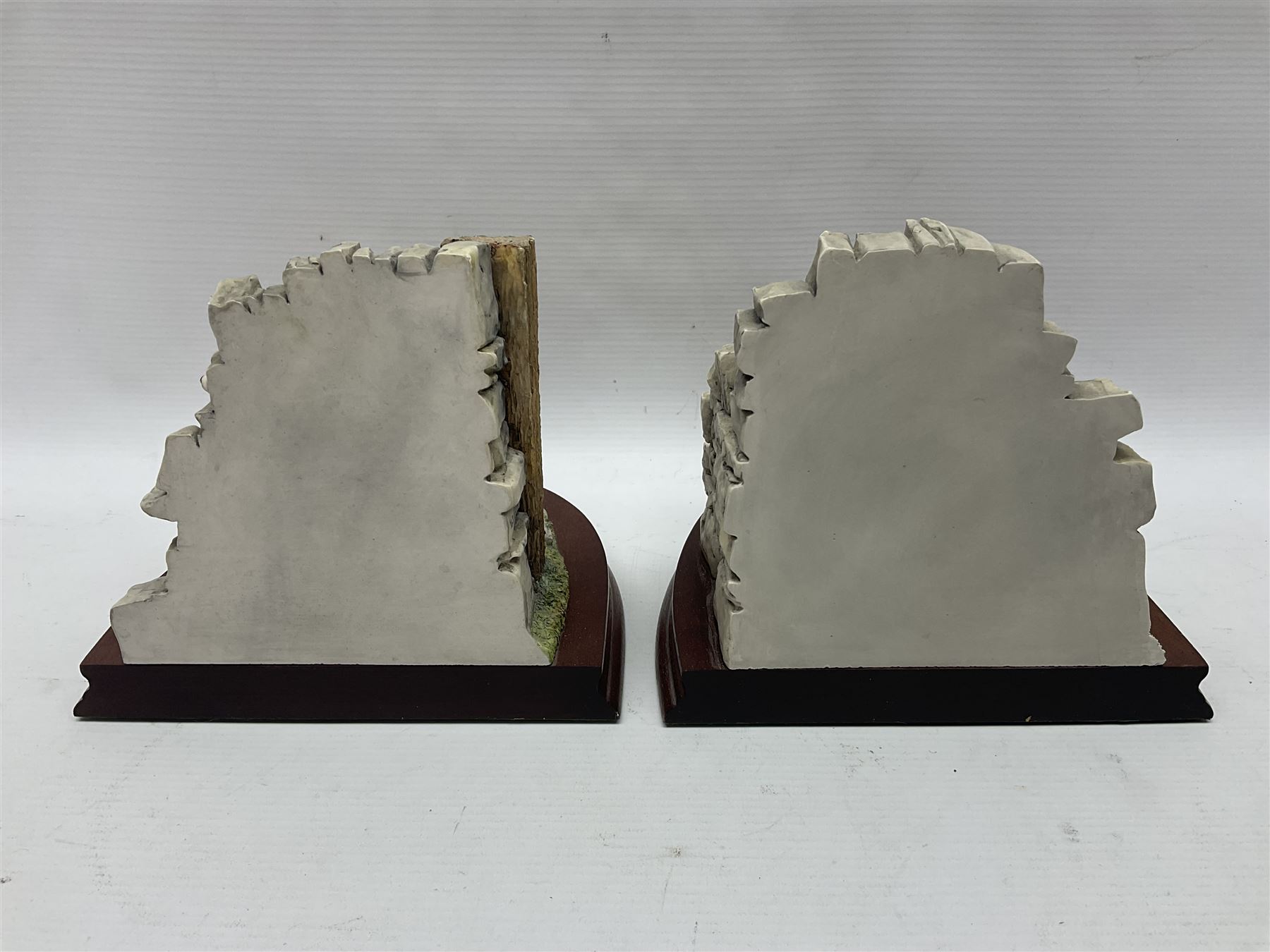 Pair of Border Fine Arts bookends '10 O'Clock Break' model No. L158 by Adrian Hughes - Image 10 of 11