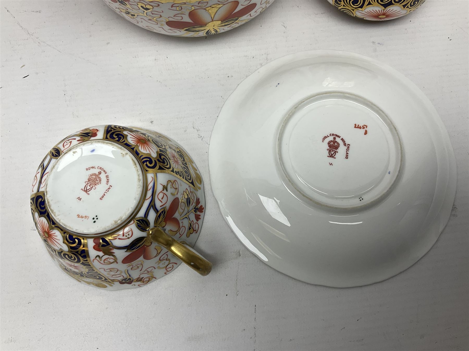 Royal Crown Derby 2451 Imari pattern - Image 11 of 16