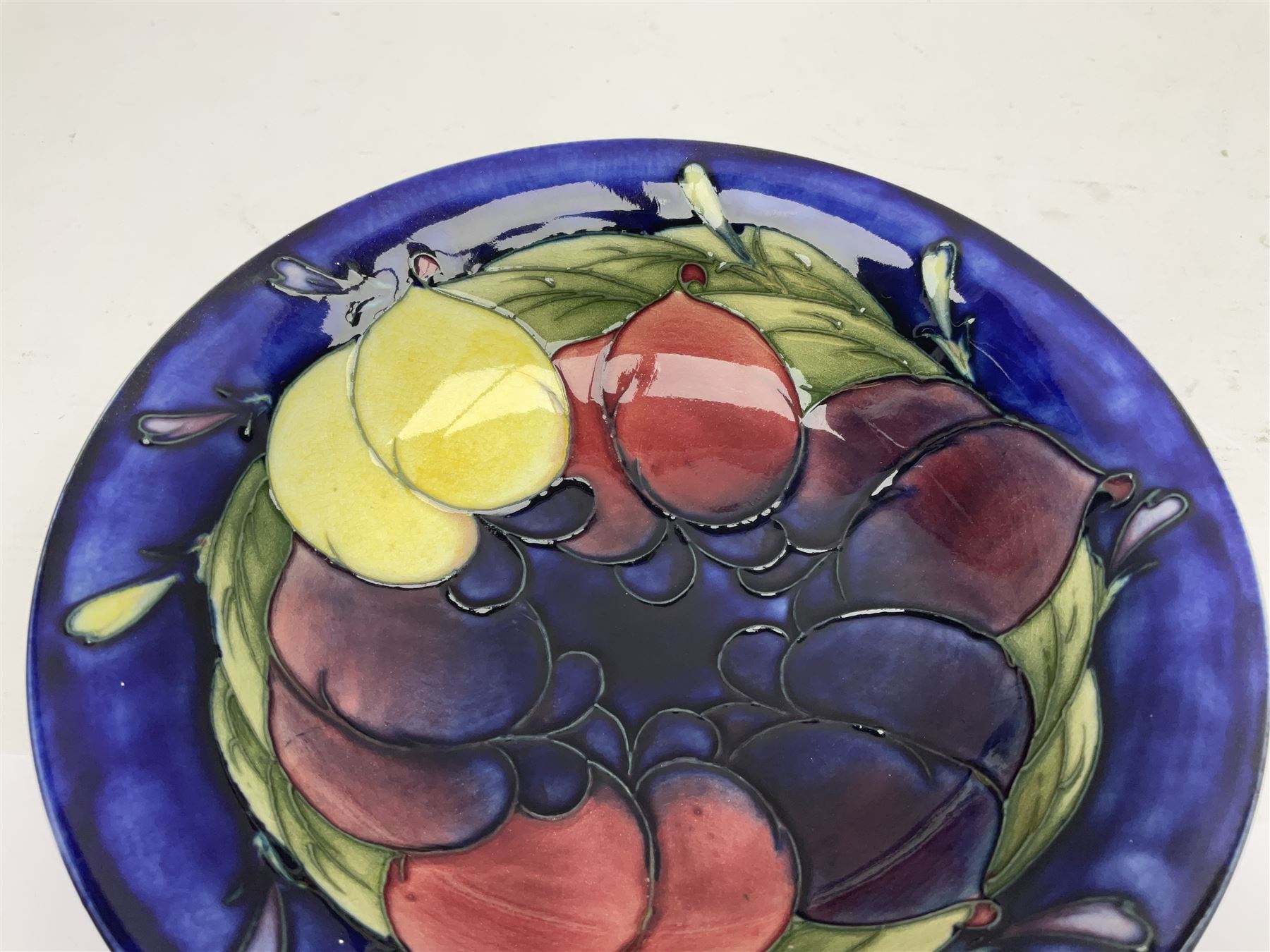 Moorcroft small pedestal dish decorated in the Wisteria pattern against a dark blue ground raised to - Image 3 of 8