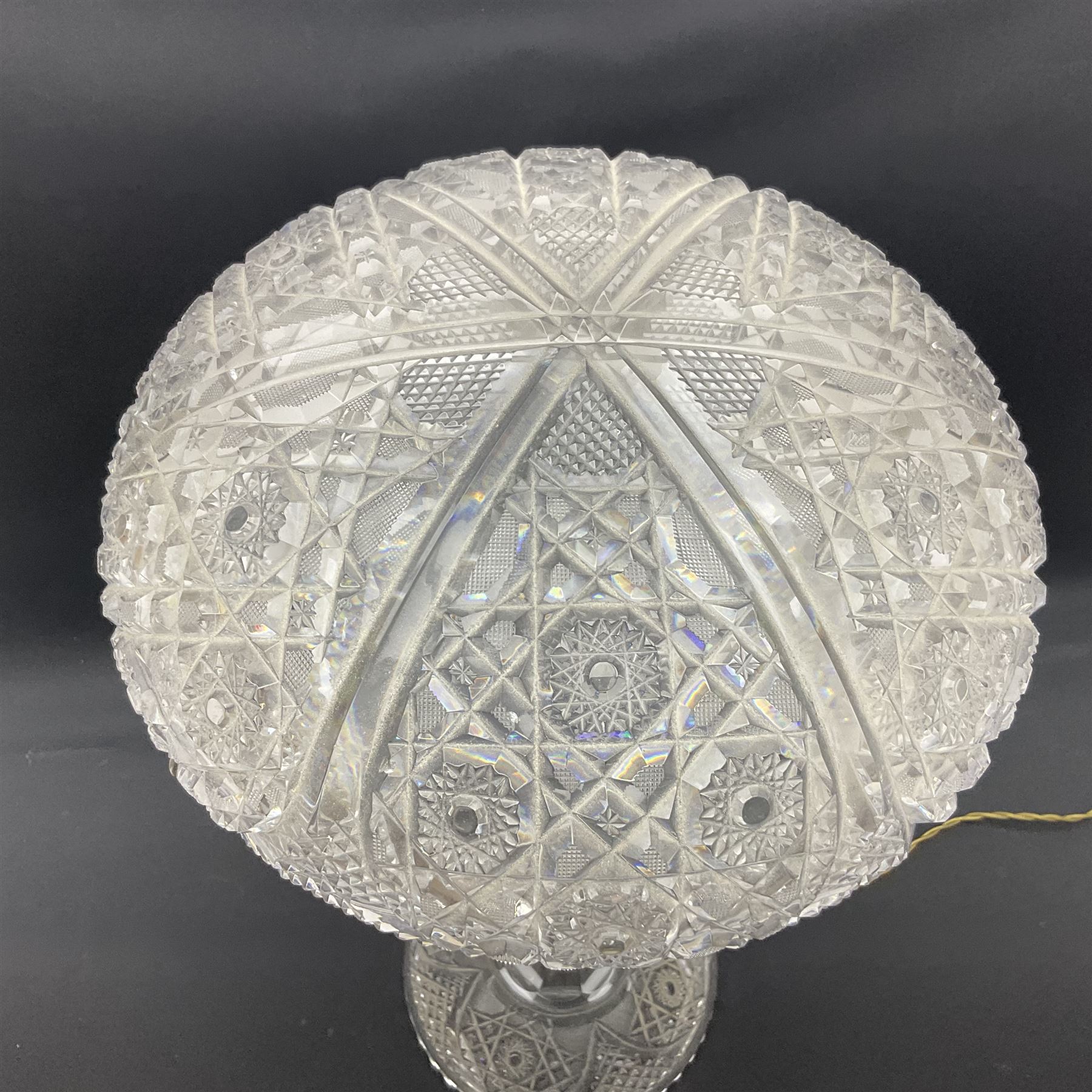 Cut glass table lamp base - Image 2 of 8