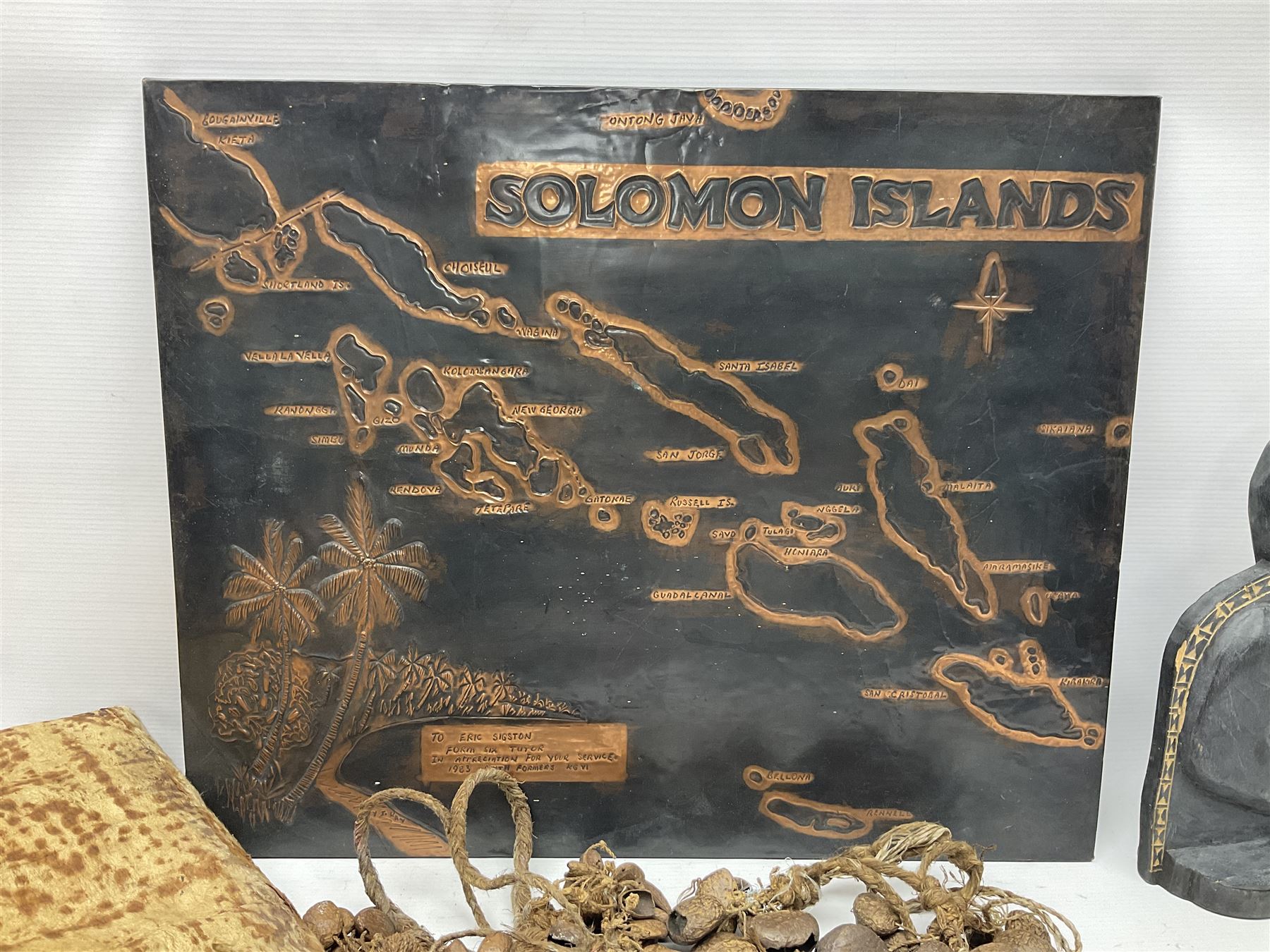 Collection of traditional necklaces from the Solomon Islands - Image 11 of 17