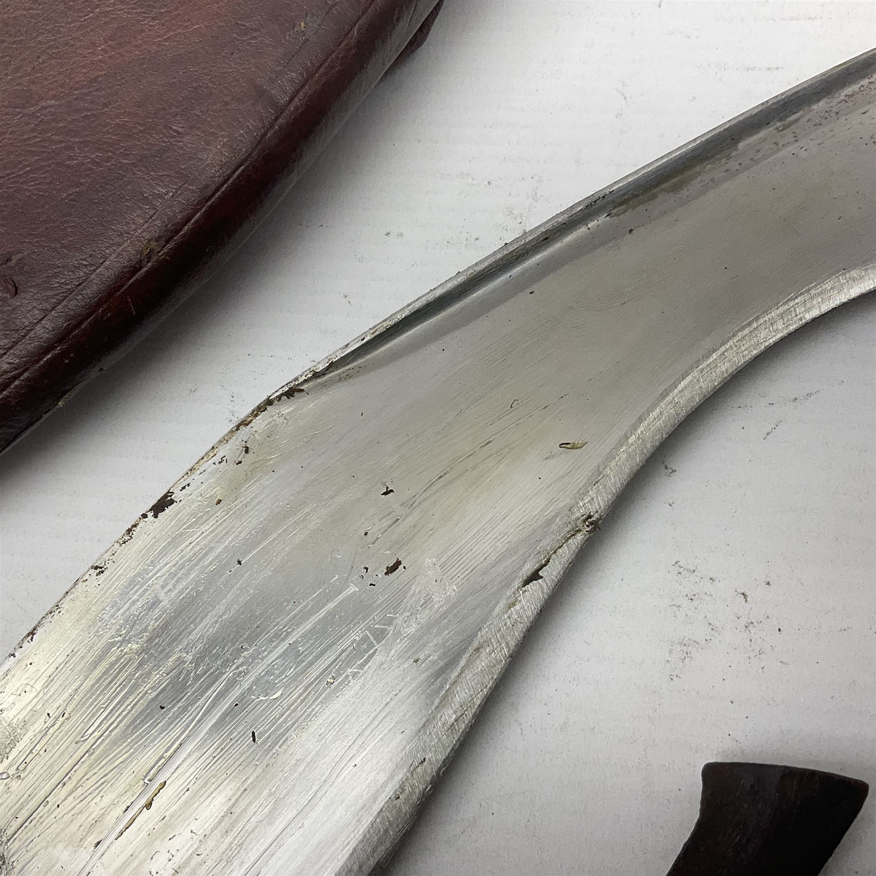 Kukri with curving blade - Image 10 of 19