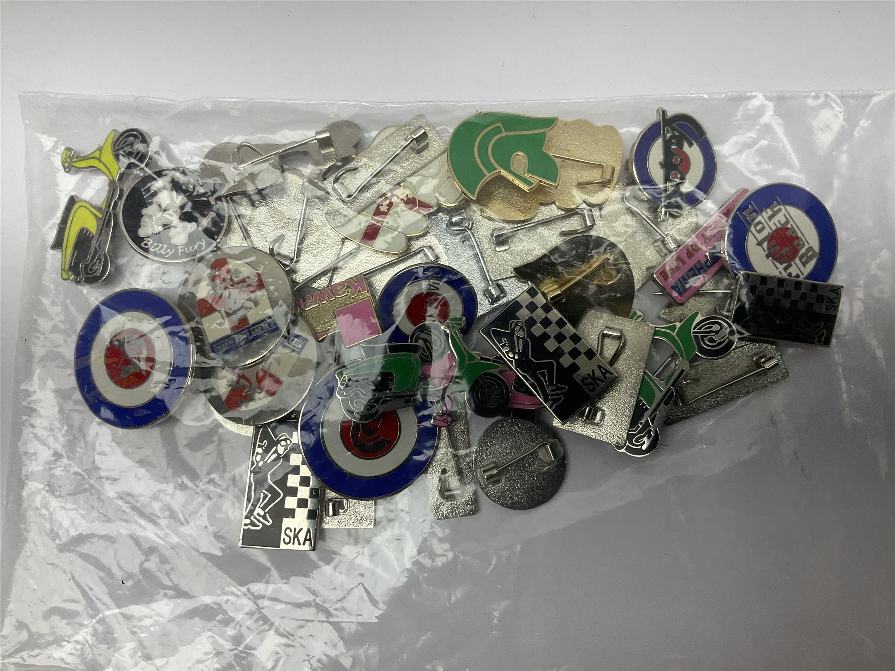 Large collection of approximately one hundred enamel badges and key rings - Image 7 of 12