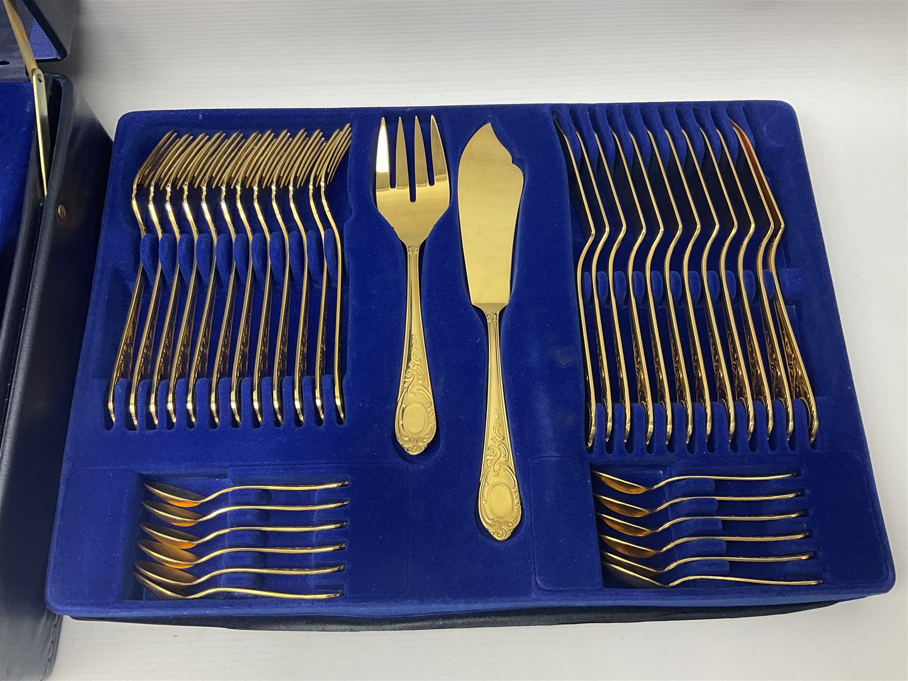 Bestecke Solingen canteen of gold plated cutlery for twelve place settings - Image 9 of 11