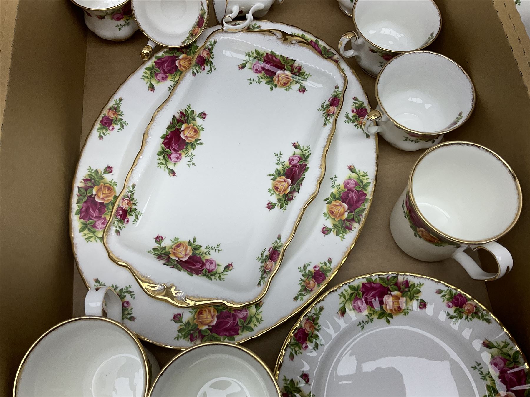 Royal Albert Country Roses pattern part tea and dinner service - Image 5 of 8