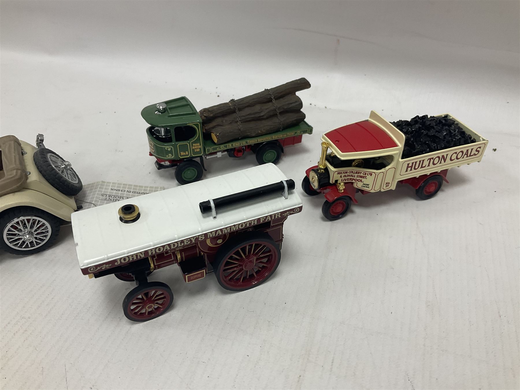 Approximately twenty eight die-cast scale model cars to include Corgi Chitty Chitty Bang Bang with t - Image 19 of 23